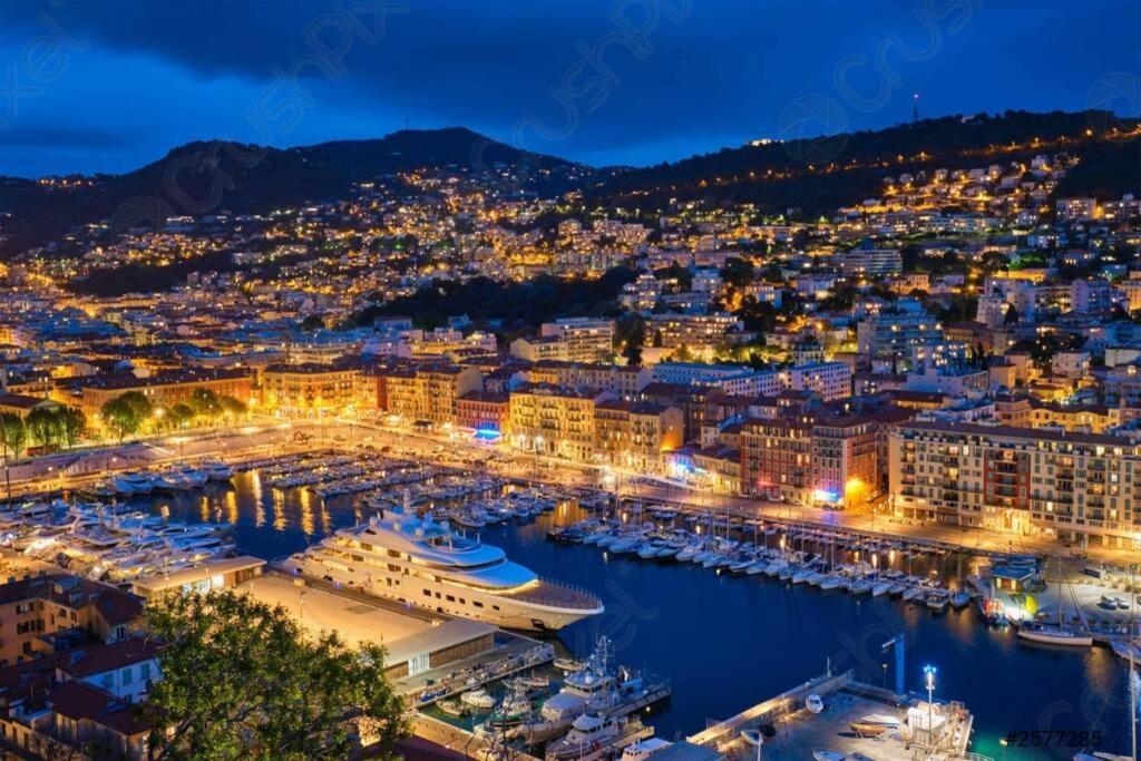 شقة Charming And Modern Cave In The Heart Of The Port نيس المظهر الخارجي الصورة